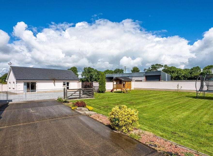 Lisdermot, Ferbane, R42EA30