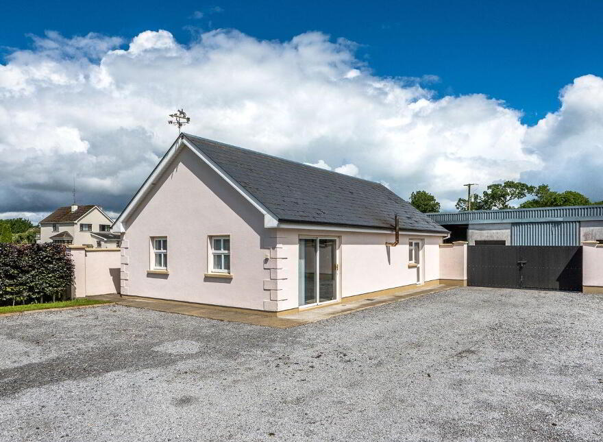 Lisdermot, Ferbane, R42EA30