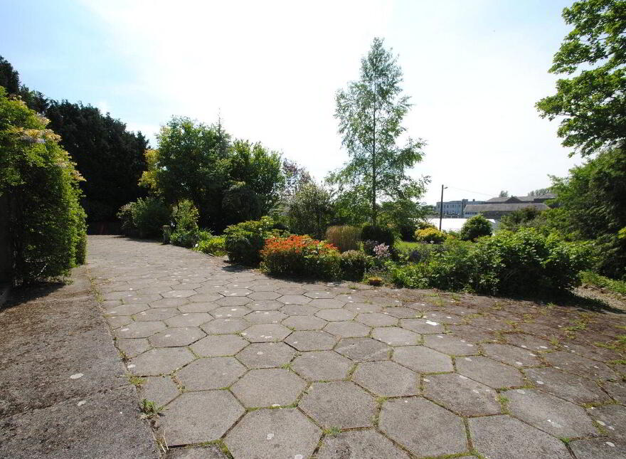 Laburnum House, Air Hill, Roscrea, E53WC94