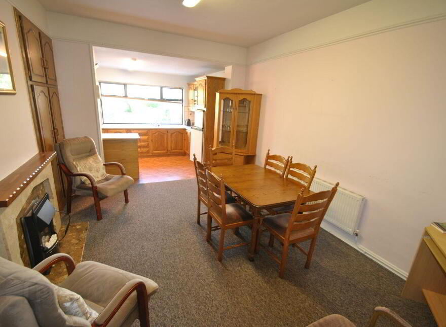Grove Street, Roscrea, E53X822