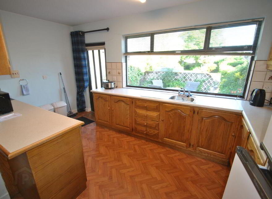 Grove Street, Roscrea, E53X822