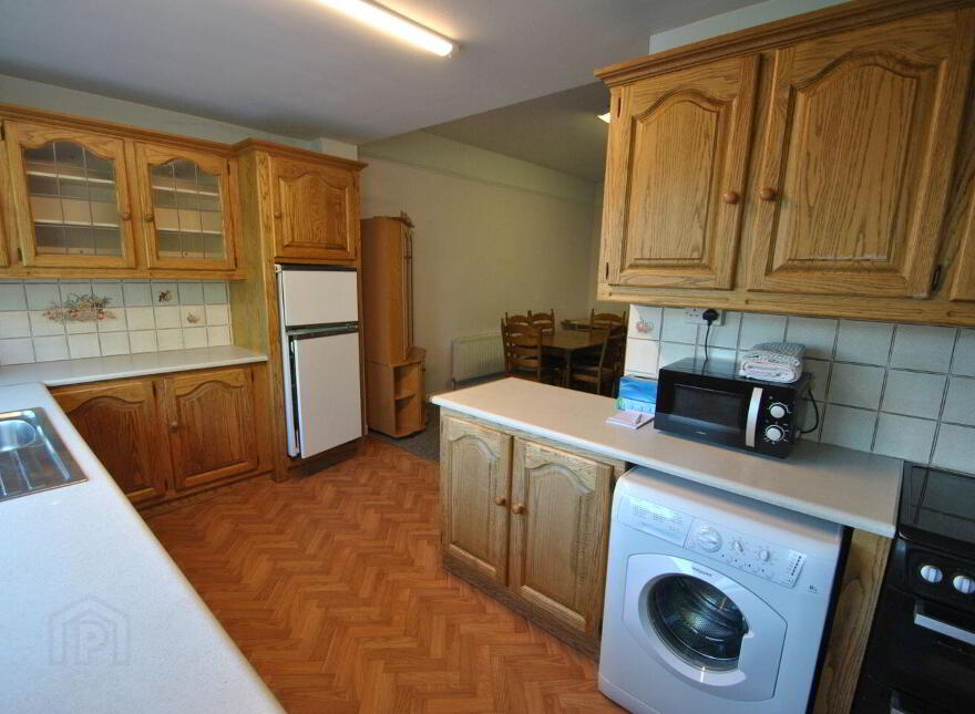 Grove Street, Roscrea, E53X822