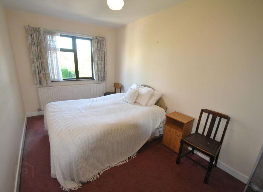 Grove Street, Roscrea, E53X822