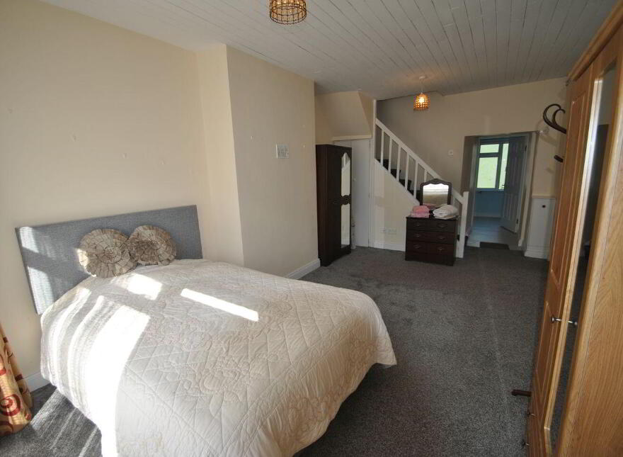 Grove Street, Roscrea, E53X822