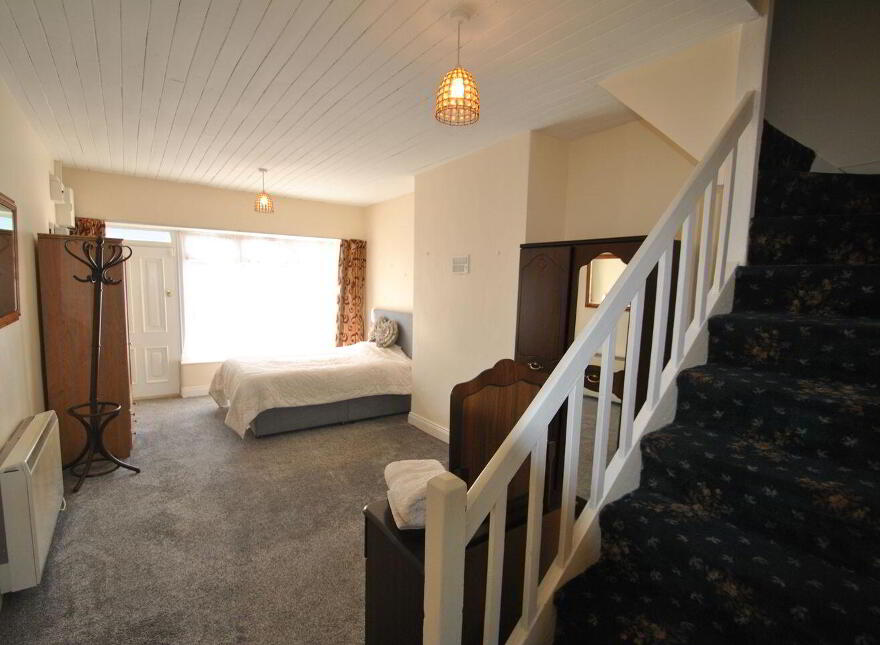 Grove Street, Roscrea, E53X822
