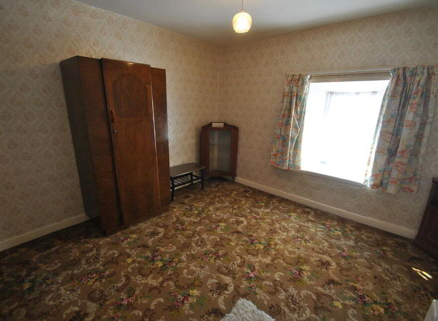 Grove Street, Roscrea, E53X822