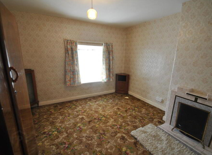 Grove Street, Roscrea, E53X822