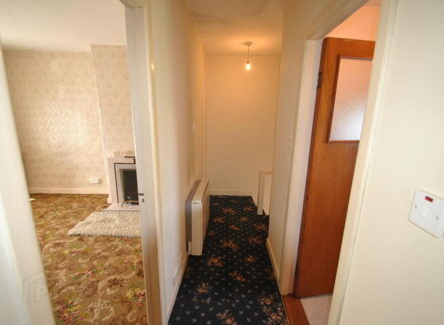 Grove Street, Roscrea, E53X822