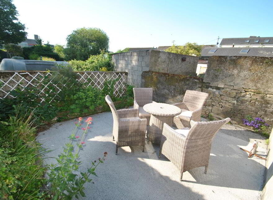 Grove Street, Roscrea, E53X822