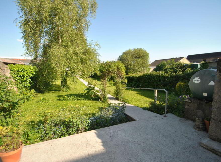 Grove Street, Roscrea, E53X822