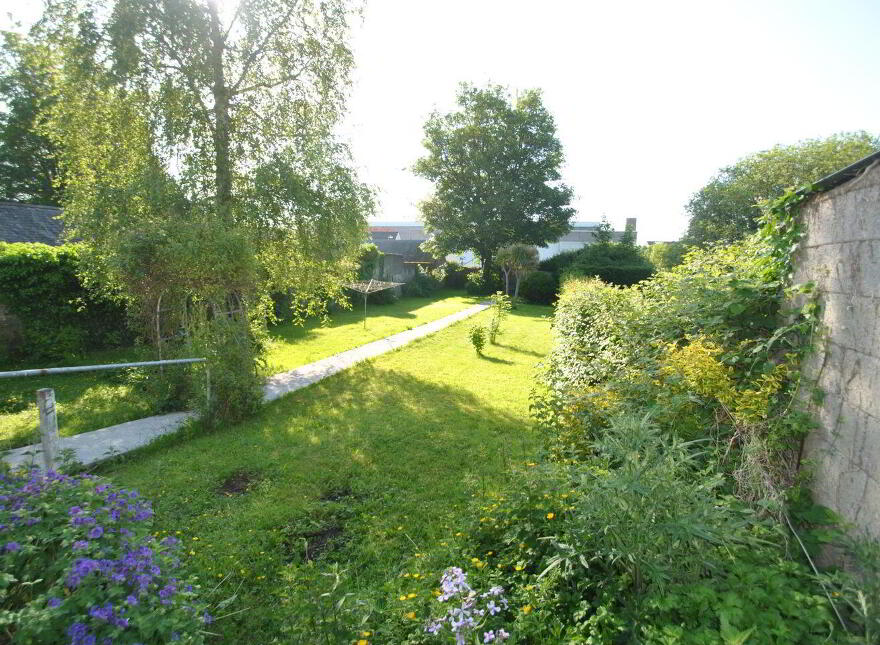 Grove Street, Roscrea, E53X822