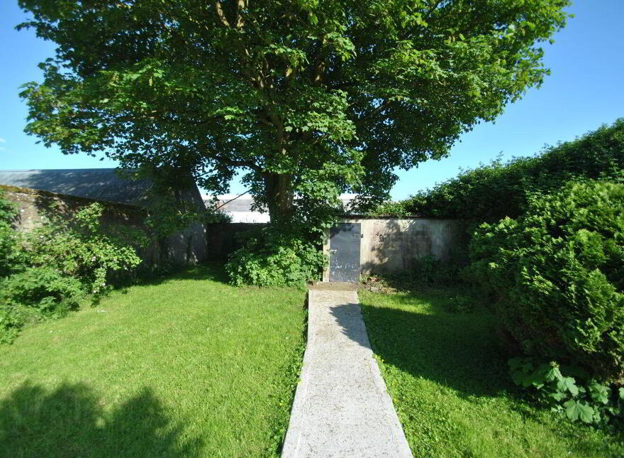 Grove Street, Roscrea, E53X822