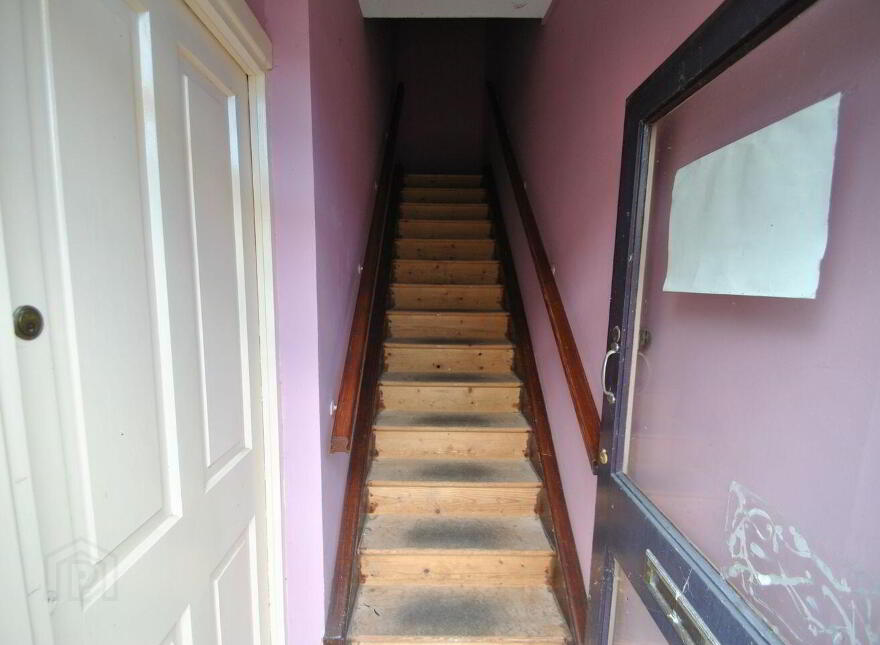 Main Street, Roscrea, E53VP76