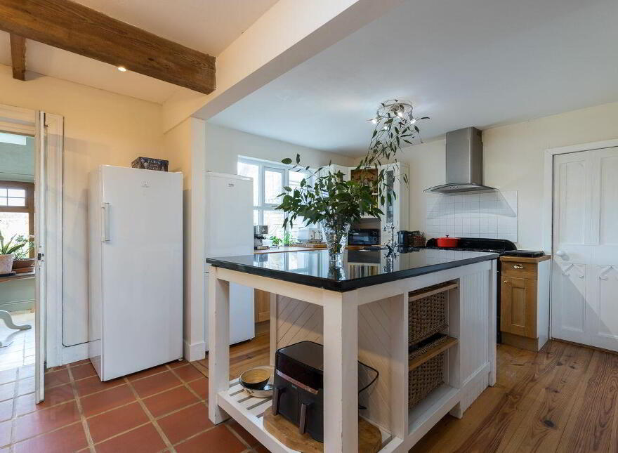 Templetown, Templetown, Y34Y236