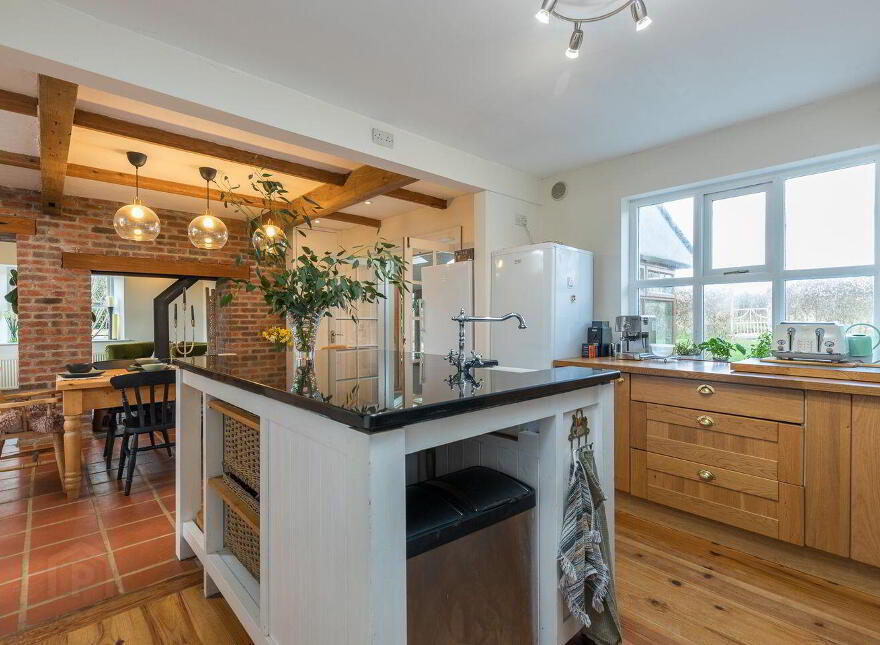 Templetown, Templetown, Y34Y236