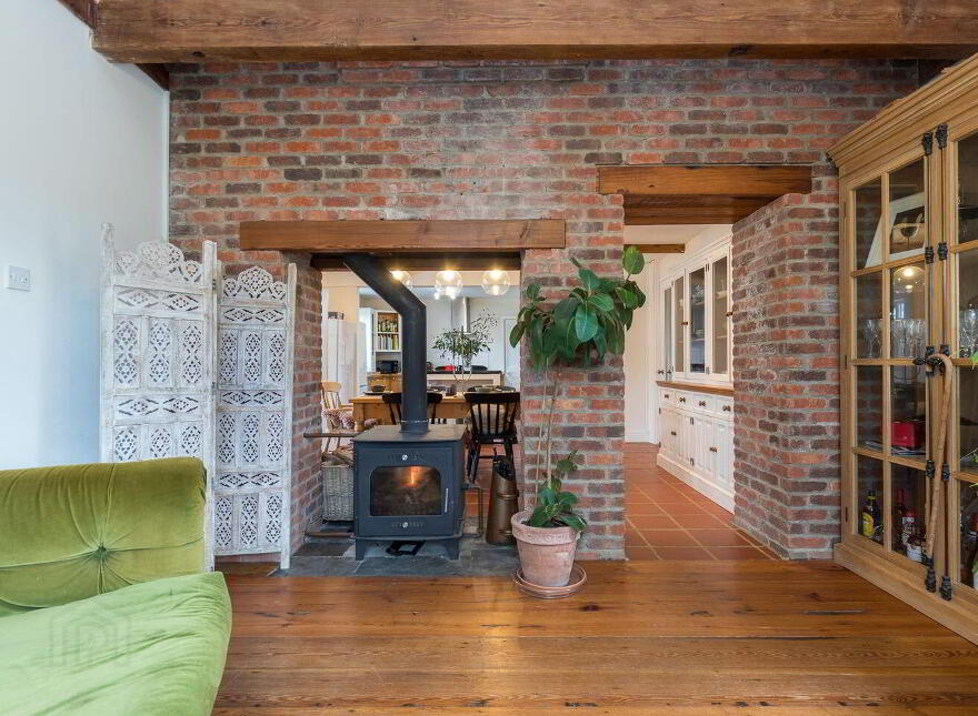 Templetown, Templetown, Y34Y236