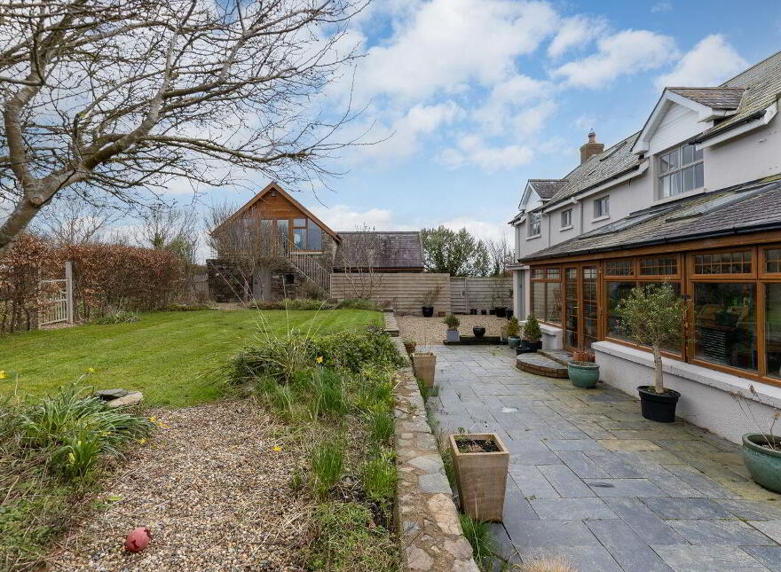 Templetown, Templetown, Y34Y236