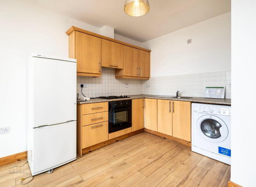 Apt 13, Waterside, New Ross, Y34V327