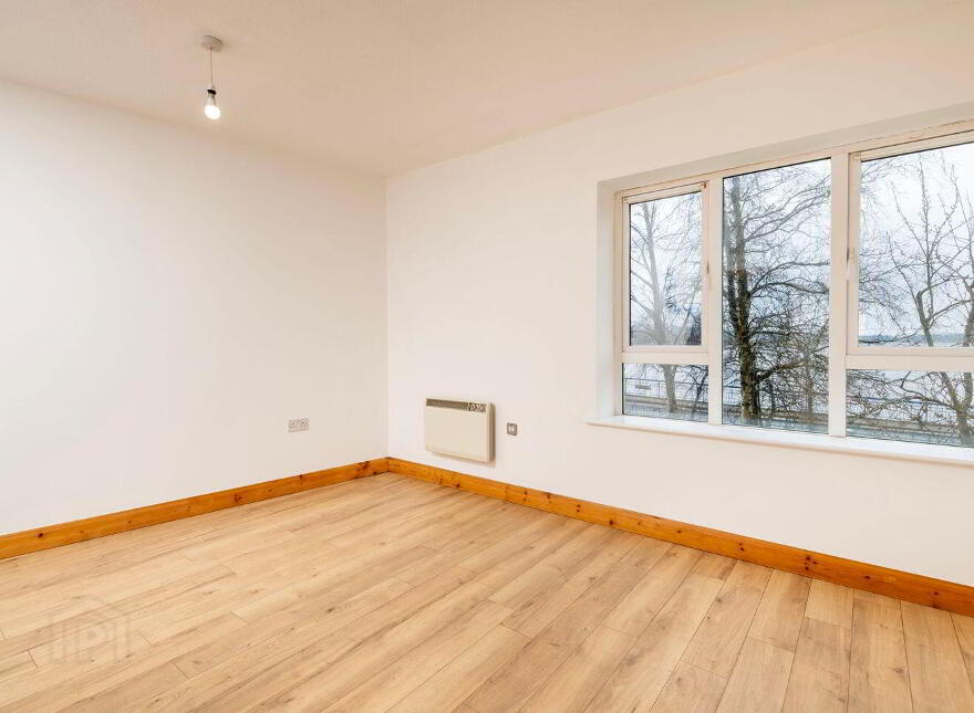 Apt 13, Waterside, New Ross, Y34V327
