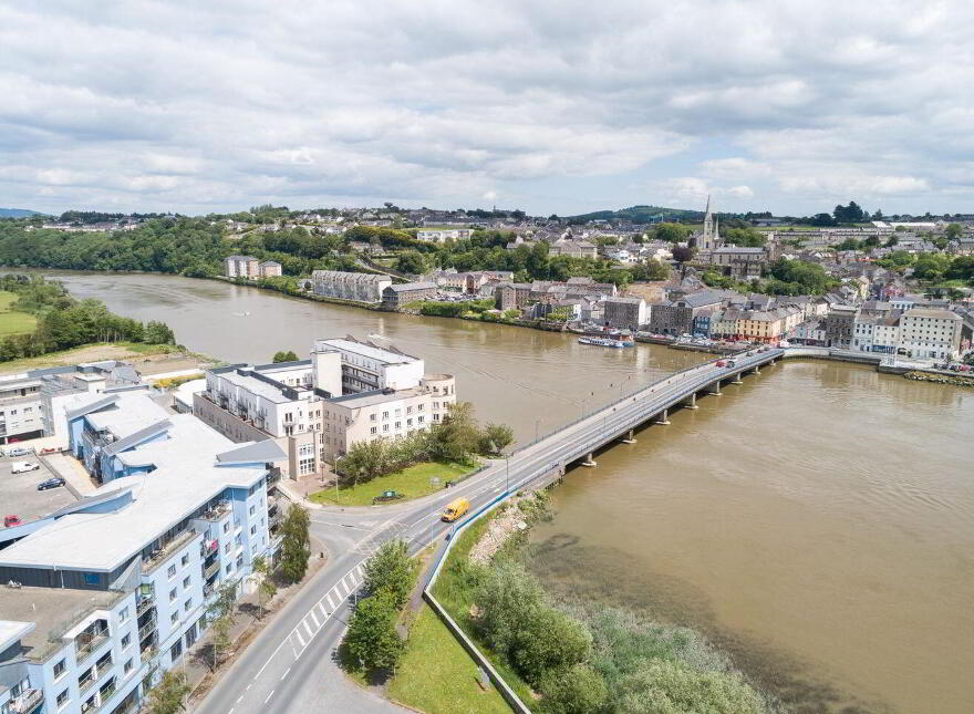 Apt 13, Waterside, New Ross, Y34V327