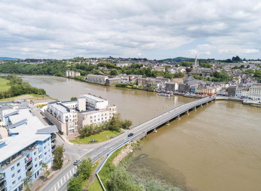 Apt 13, Waterside, New Ross, Y34V327