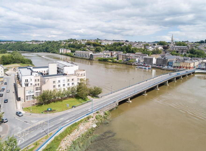 Apt 13, Waterside, New Ross, Y34V327