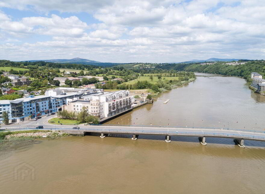 Apt 13, Waterside, New Ross, Y34V327