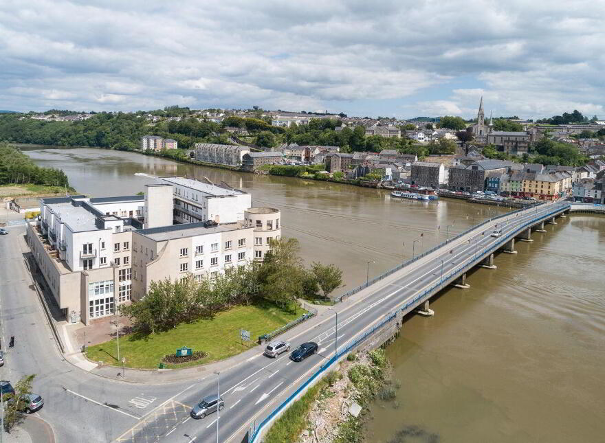 Apt 13, Waterside, New Ross, Y34V327