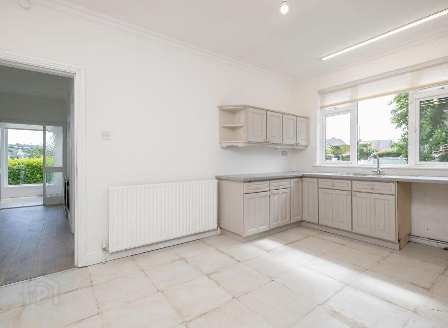Rockwall, School House Road, Rosbercon, New Ross, Y34VY83