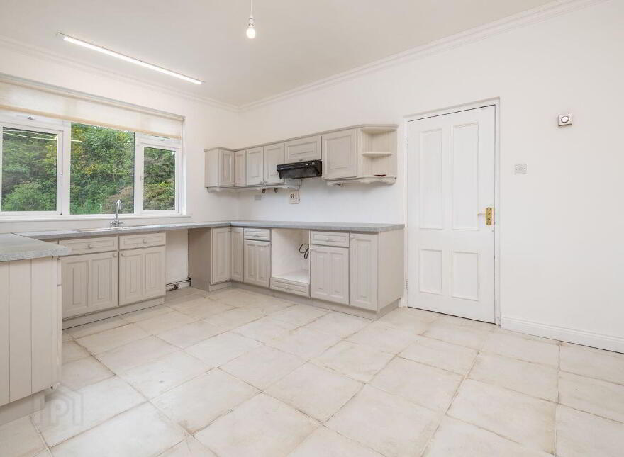 Rockwall, School House Road, Rosbercon, New Ross, Y34VY83