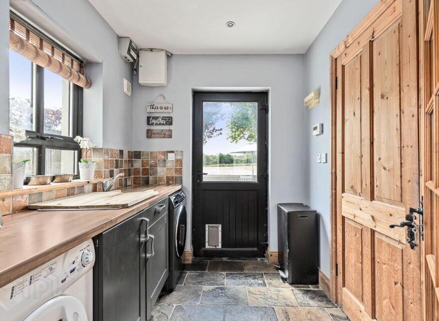 Barmoney, Galbally, Y21CX98