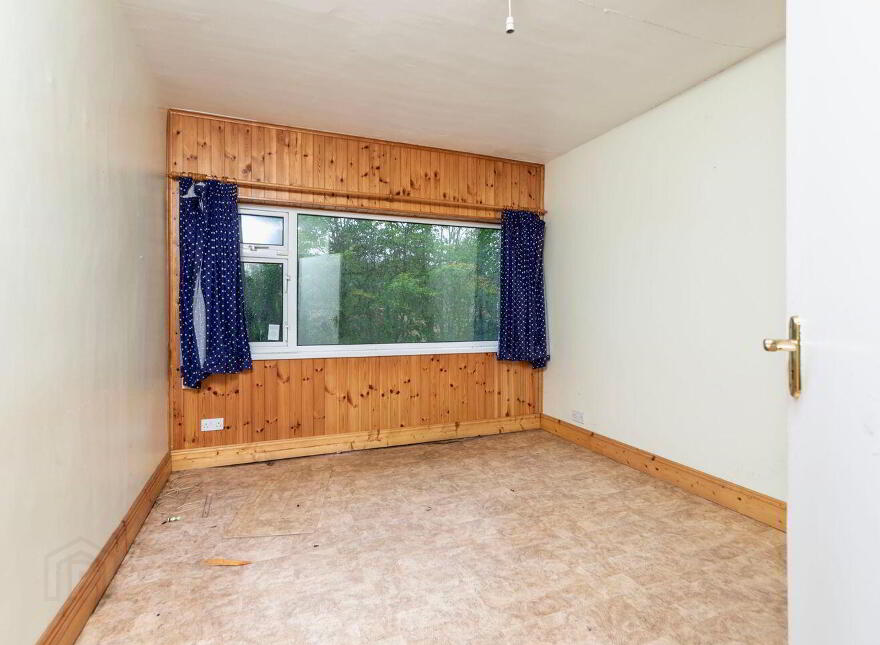 Pehuen, Shelmalier Commons, Barntown, Y35E1W1