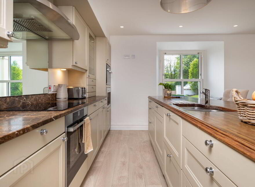 Earlswood House, Saltmills, Fethard-On-Sea, Y34T268