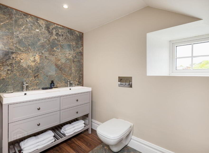 Earlswood House, Saltmills, Fethard-On-Sea, Y34T268