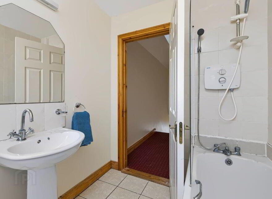 4 Meadow Close, Whitebrook, Y35R6E8