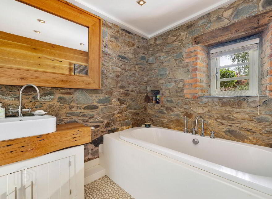 Tanglewood, Ballard Lower, Kilbride, A67WV77