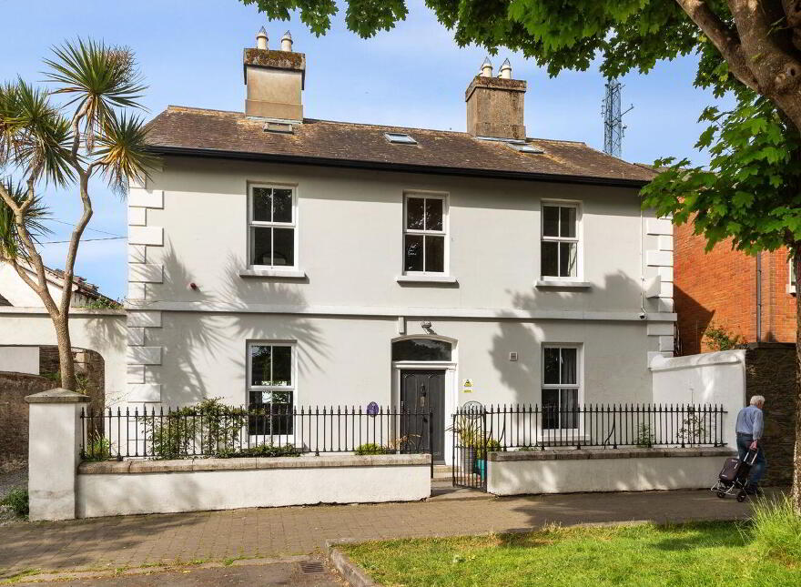 Leitrim Lodge, Bachelor's Walk, Wicklow Town, A67E244 photo