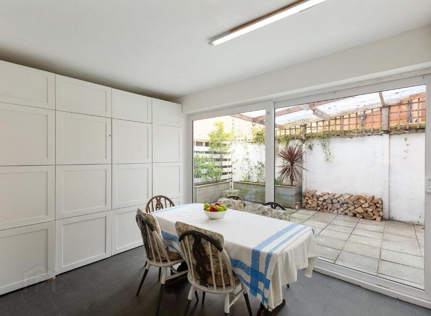 Leitrim Lodge, Bachelor's Walk, Wicklow Town, A67E244