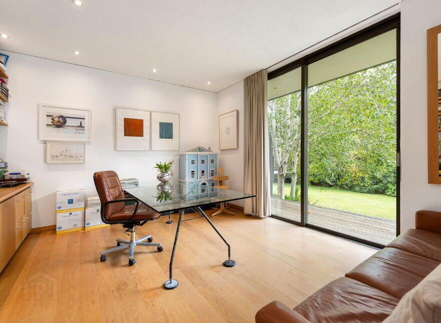 Glencarrig, Falls Road, Shankill, Shankill, D18X2T8