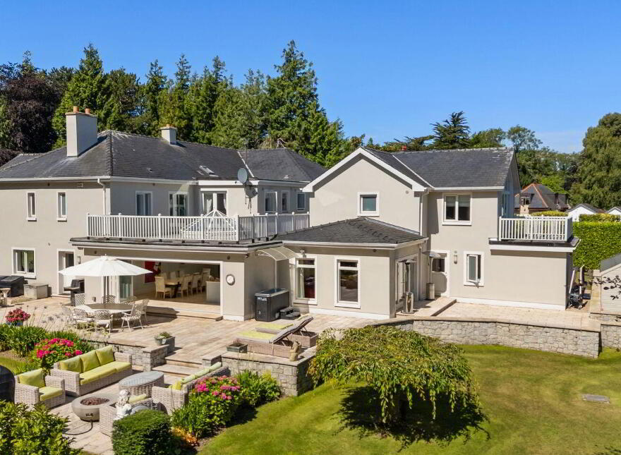 Hazeldene, Falls Road, Shankill, Shankill, D18W3C2