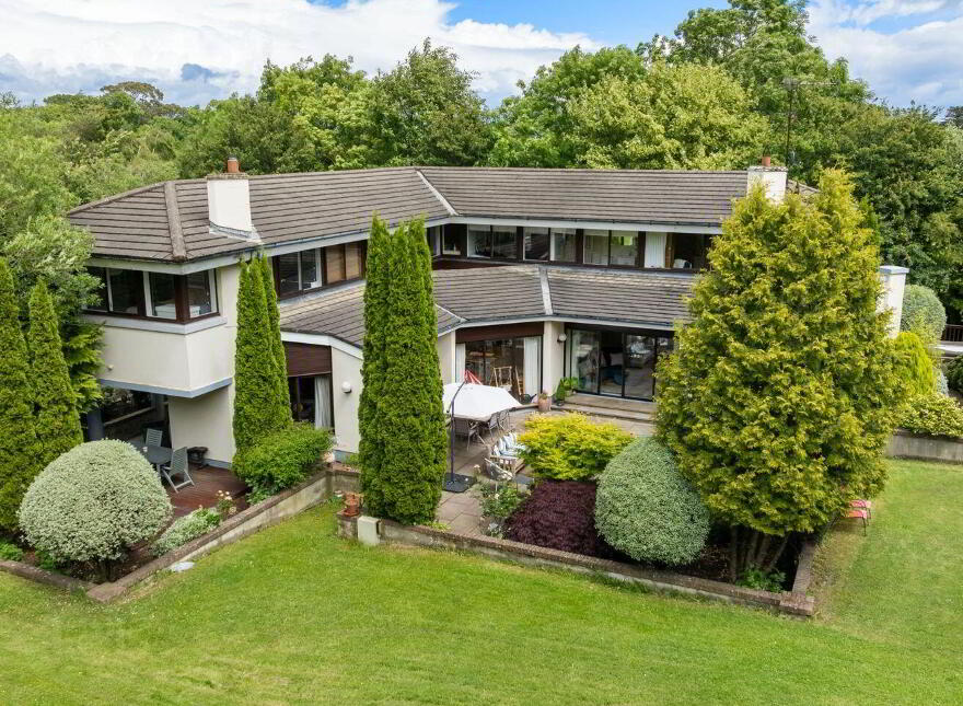 La Rochelle, Ferndale Road, Rathmichael, D18K3C6