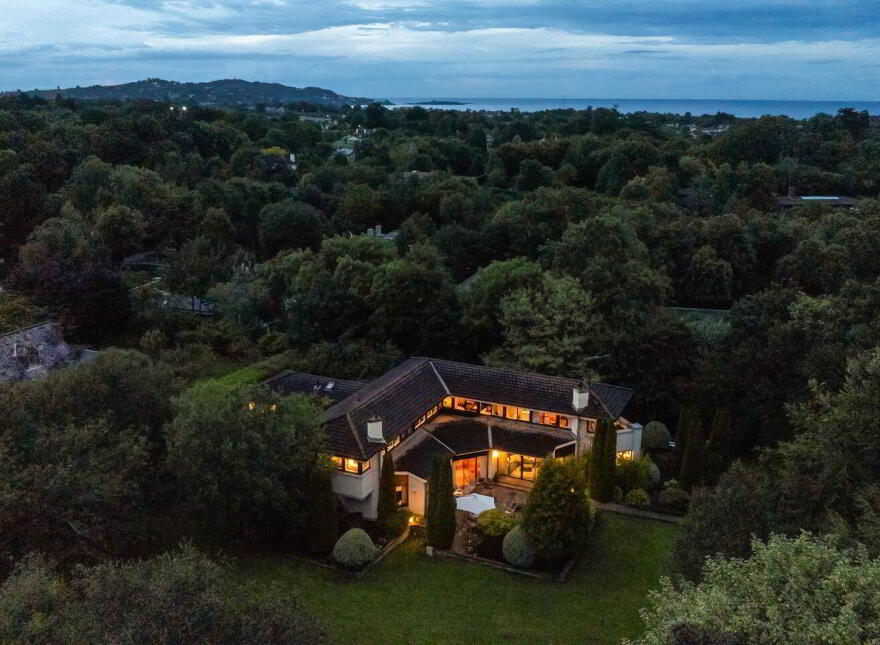 La Rochelle, Ferndale Road, Rathmichael, D18K3C6