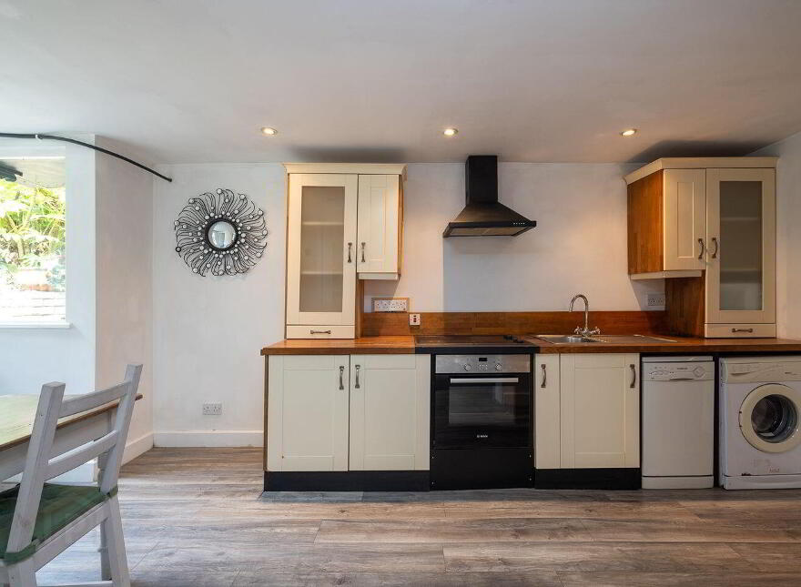 Ashley Lodge, Riverchapel, Riverchapel, Y25YX09