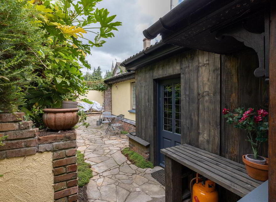 Ashley Lodge, Riverchapel, Riverchapel, Y25YX09