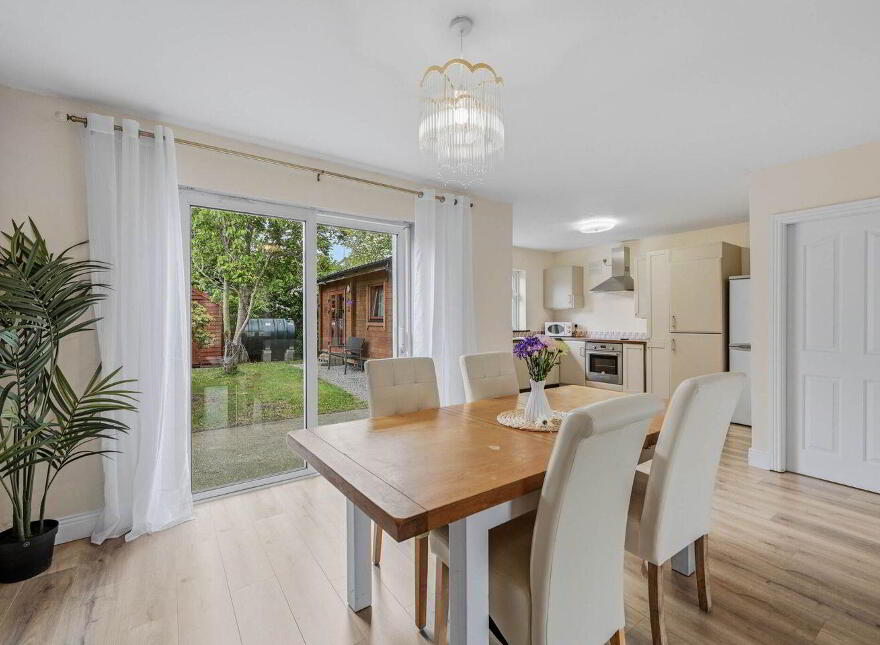 8 Grattan Court, Carnew Road, Gorey, Y25H512
