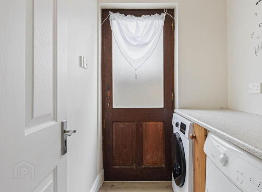 8 Grattan Court, Carnew Road, Gorey, Y25H512