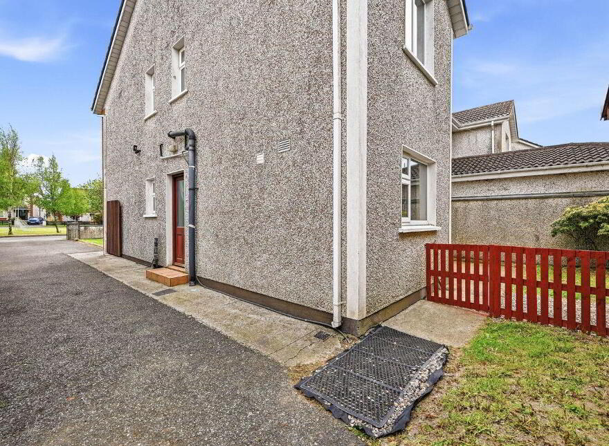 8 Grattan Court, Carnew Road, Gorey, Y25H512