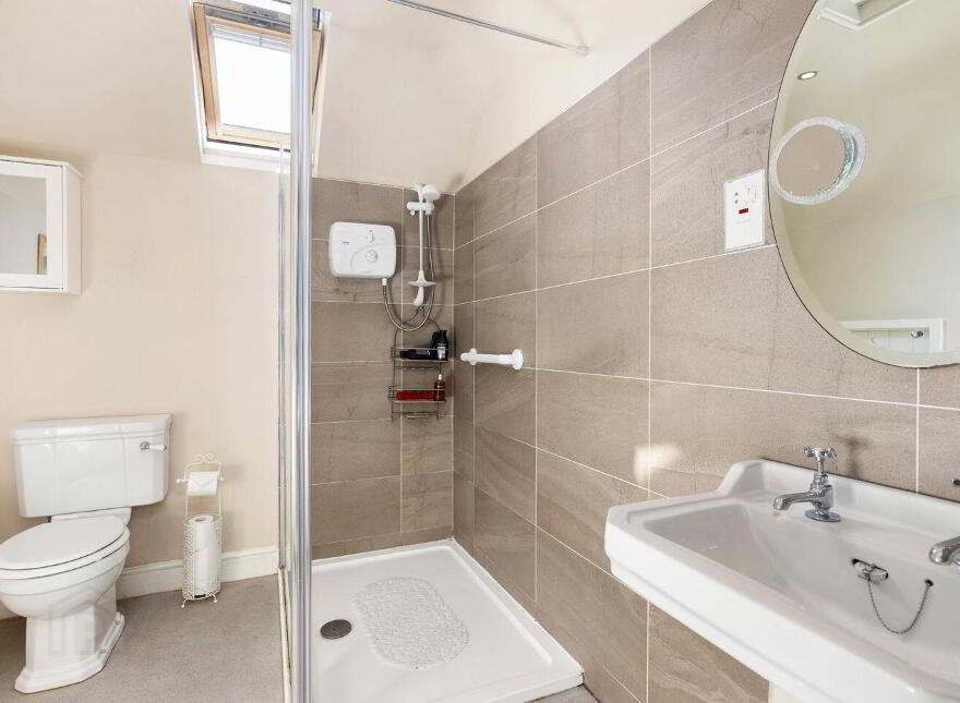 Papion, Erskine Avenue, The Burnaby, Greystones, A63AV88