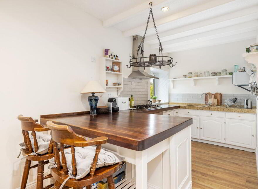Glenair House, And Gate Lodge, Priory Road, Delgany, A63RX52