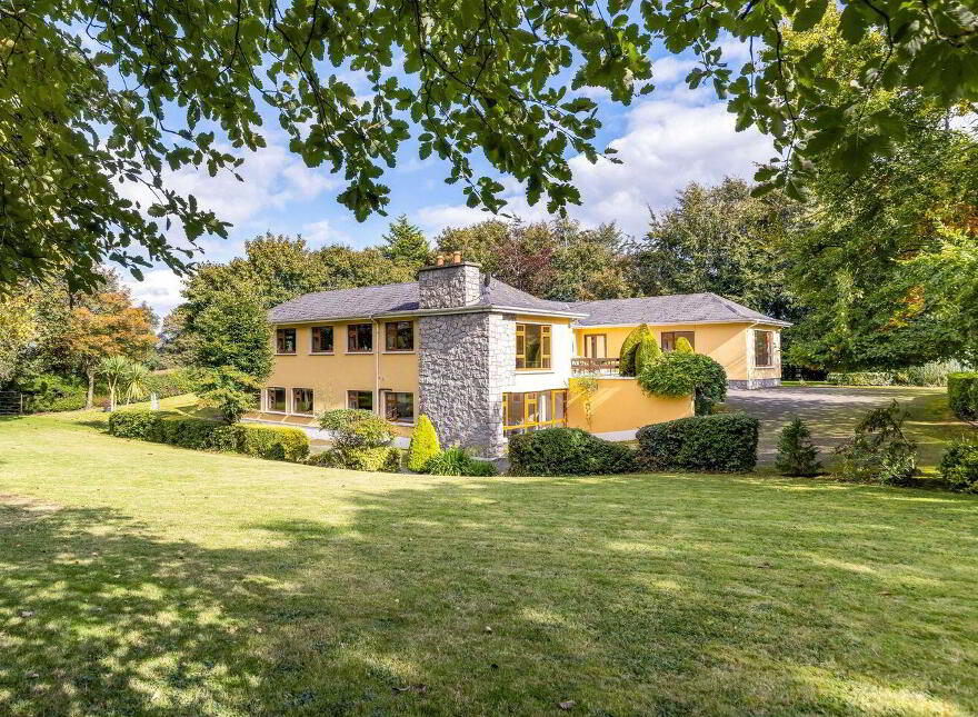 Belgree House, On Approx, 1.67 Hec (4, 12 Acres), Kilmartin Lane, Hollystown, D15W9R9